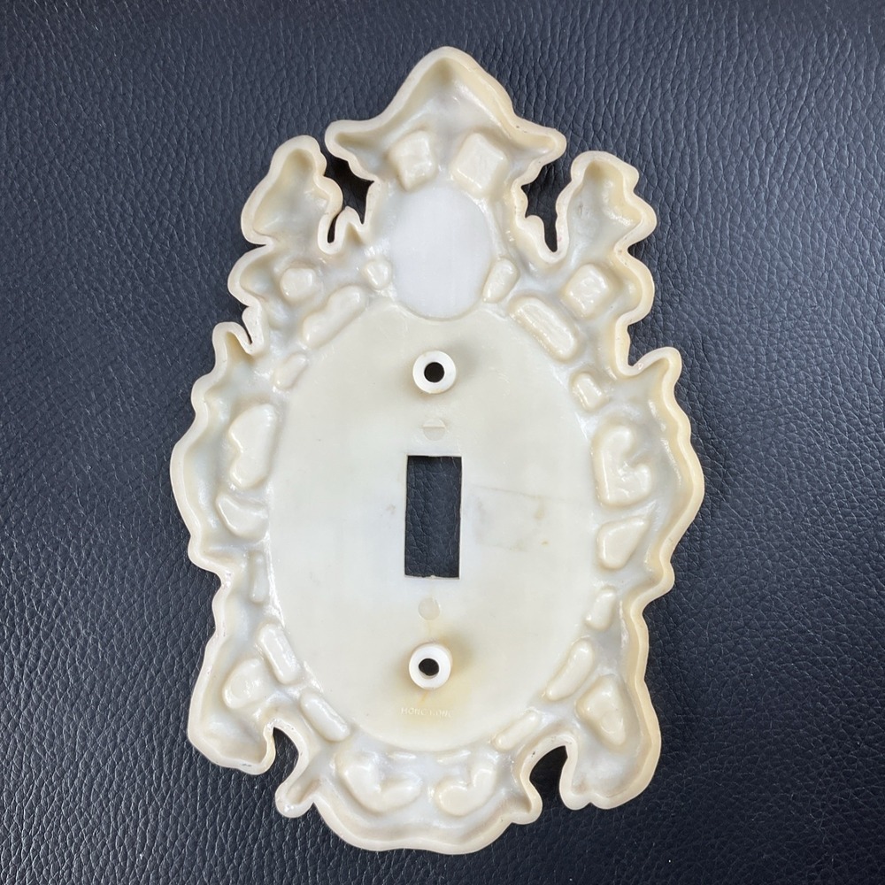 Vintage Cameo Ornate Victorian Light Switch Wall Plate Cover 6-1/4 x 4" Plastic - Picture 2 of 10